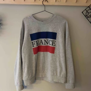  - Gina tricot, fin sweatshirt! Skickas mot porto 63:-