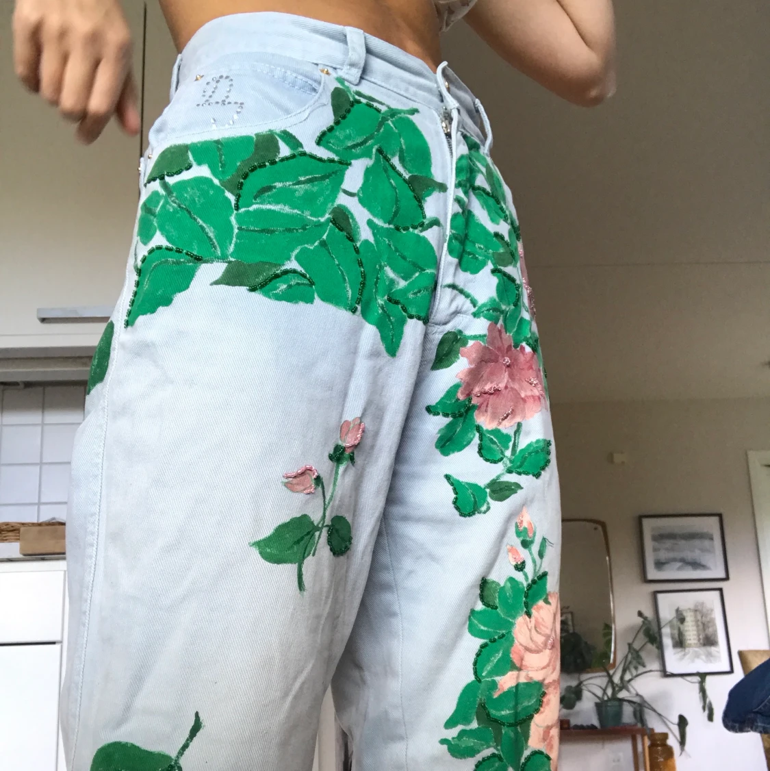 Coola blommiga jeans