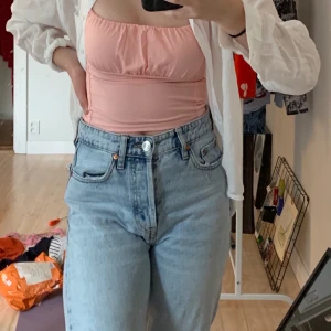 Rosa topp - Aldrig använd topp i en fin rosa färg, jag tycker verkligen om den men den kommer tyvärr inte till användning ! 
