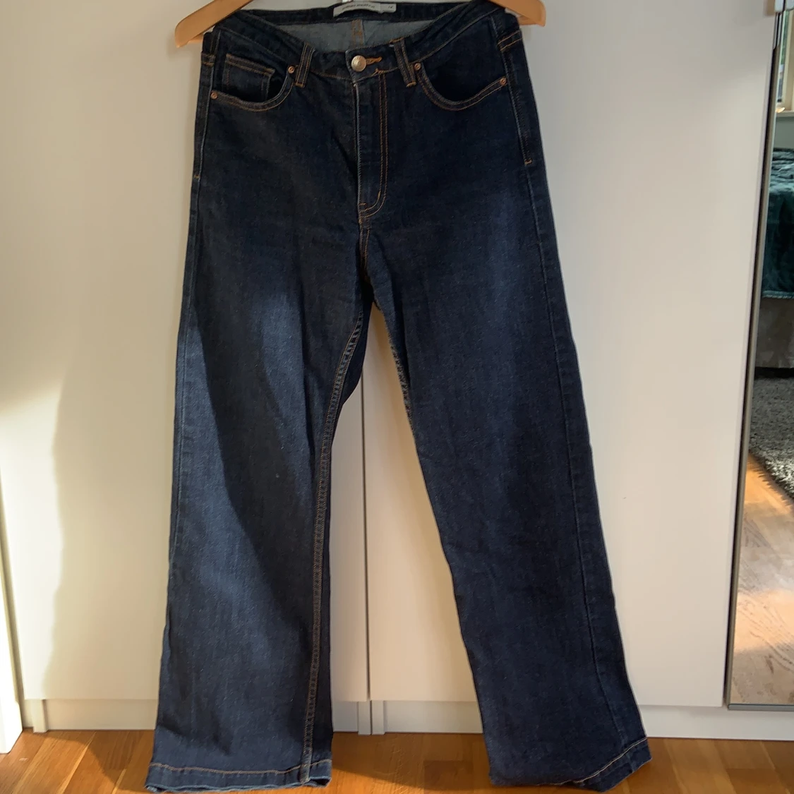Mörkblå jeans 