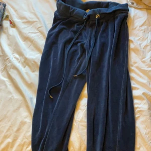 mjukisbyxor  - sammets mjukisbyxor i marinblå