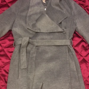 Storleken är S -  Säljer den för 150.