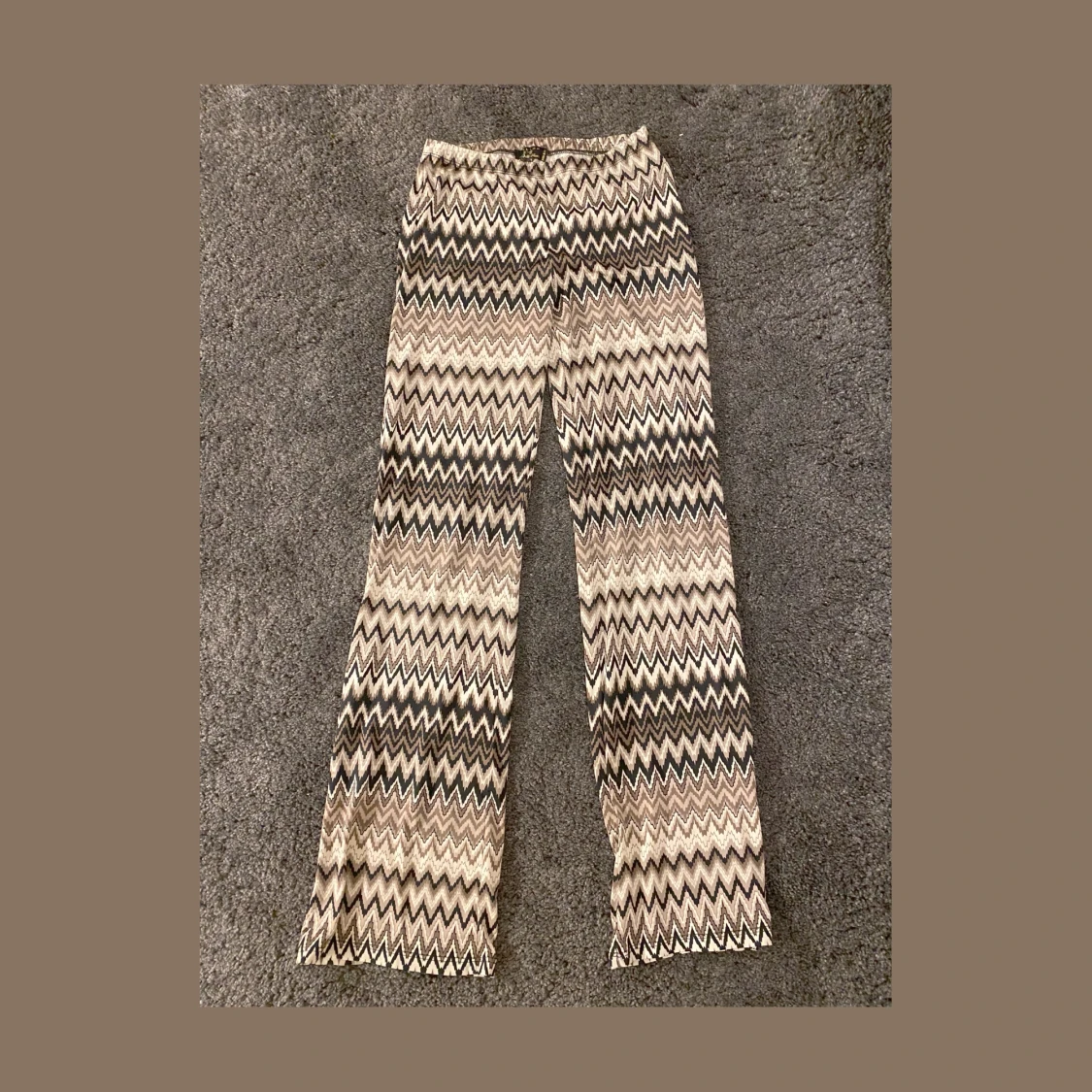 Byxor med missoni mönster