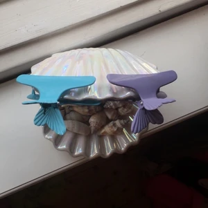 Väldigt söta hårklämmor🦋🦋 - Köpte i somras men aldrig kommit till användning. Frakt tillkommer📦💕