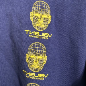 Långärmad tröja - Snygg långärmad i nyskick! Kan mötas upp annars tillkommer frakt