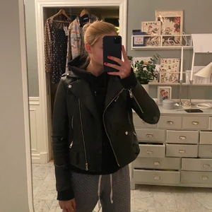 Skinnjacka str S - Skinnjacka i jätte bra skick!