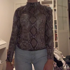 Polotröja från bohoo storlek 34 - Polotröja från bohoo storlek 34. Oanvänd. 