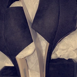 Helt nya platåsandaler Nelly - Helt nya, 130 kr. Strl 39 mer som en 40. Billigare snabb affär.