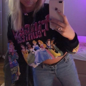 Tröja - Coolaste tröjan från Zara!! älskar men kommer inte till användning längre..