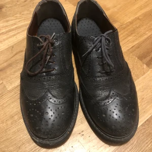 Leather shoes - Storlek 38