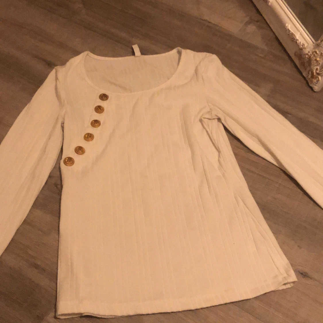 Fett fin vit tröja från Chiara Forthi🤍 