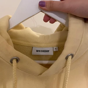 Oversized hoodie  - Mysig oversized hoodie från Weekday. 