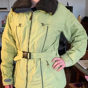 Originell vintagejacka - Speciell supersnygg jacka, perfekt nu i höst/vinter! 