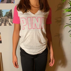 PINK TRÖJA - Träningströja men kan också användas till vardags. Köpare står för frakt💕