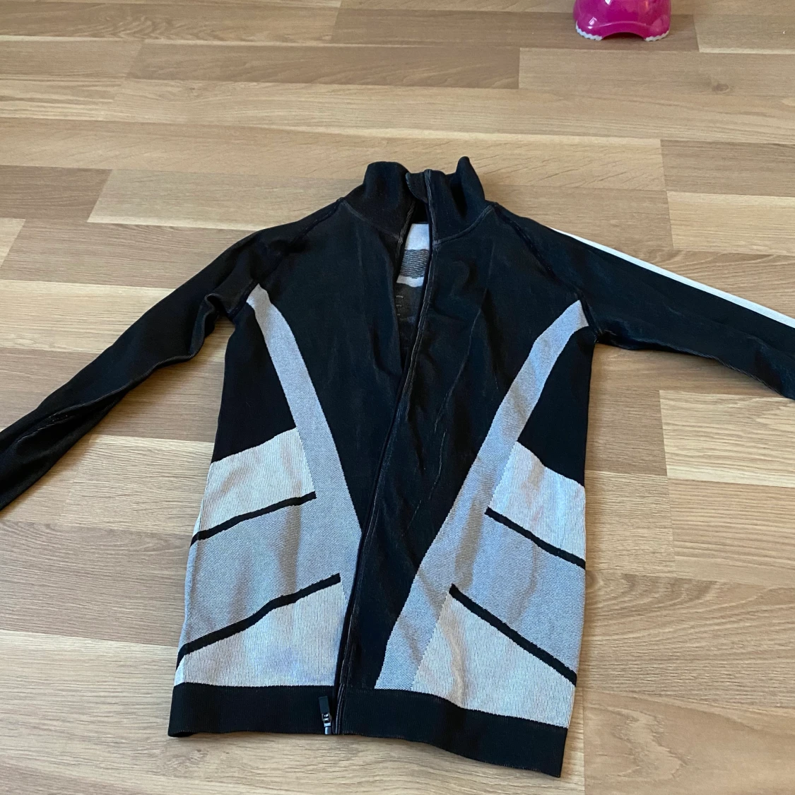 Tröja med dragkedja