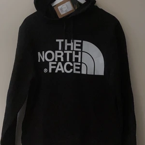 The North Face  - Svart The North Face hoodie/trjöja i storlek M. Fri frakt