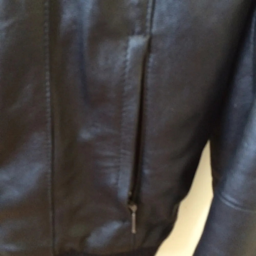 Real leatherjacket from Hollies.. Jackor.