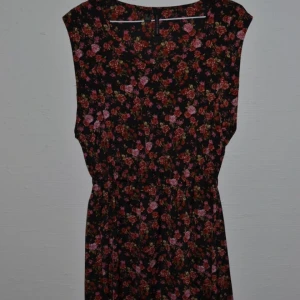  - Snygg klänning från mango