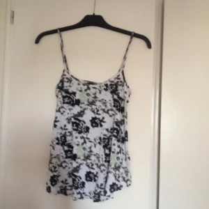  - Linne i superluftigt material. Använd ett fåtal ggr. Från Gina 