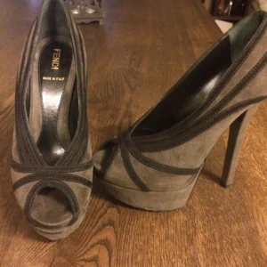  - Fendi skor stl 36 