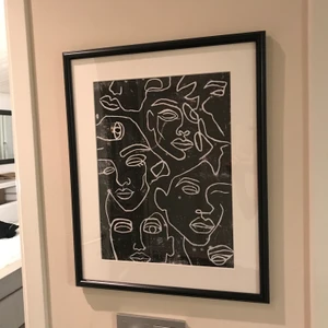 Posters - Linolymtryck poster🖤 Finns att få med trycket mindre tydligt. Frakt tillkommer