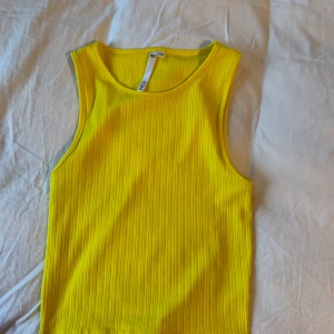 Linne, topp - Jättesöt topp i storlek xs/s från lager 157! Jättebra skick! Använt få gånger förra sommaren ungefär 3-4 max💕 hör av er om ni är intresserade 