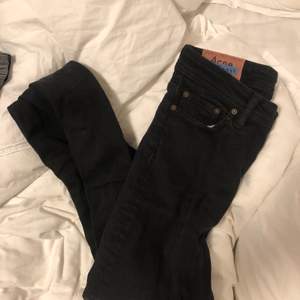 Acne jeans skum fit, köpta på Acne i Stockholm. 150kr/st eller alla för 300!