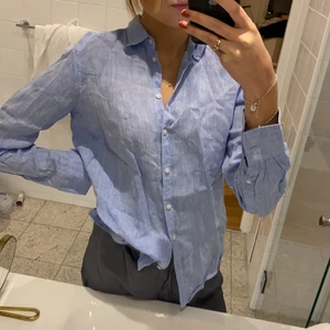 Gina tricot linneskjorta  - Oanvänd nypris 200 kr, 100% linne 