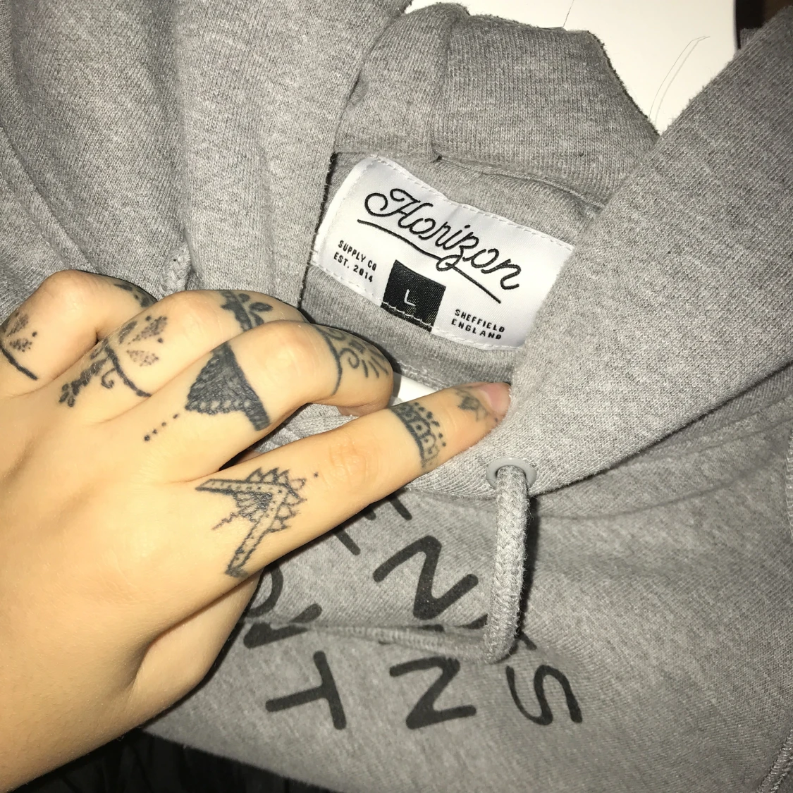  - 1537094902