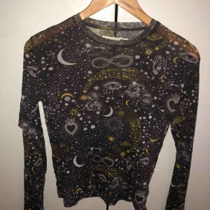  - jätte fin mesh tröja från Junkyard, storlek S men funkar till andra storlekar beroende på hur man vill att den ska sitta 🤩