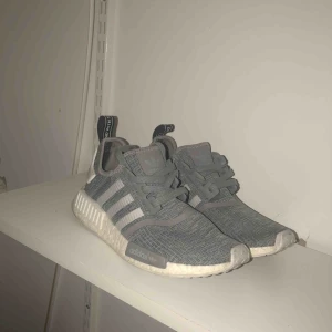  - Väldigt bra skick, endast lite smuts runt sulan Köparen betalar frakt eller hämtas i Norrköping 