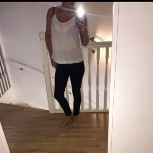  - Superfint vitt Linne, stl XS, den är ny och bara legat i garderoben