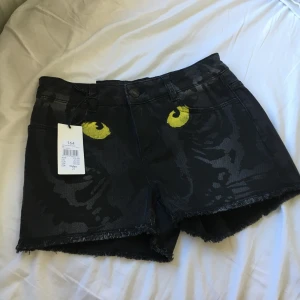  - Helt nya jeansshorts från Cubus. Aldrig använt prislappen sitter kvar. Nypris 279kr. 