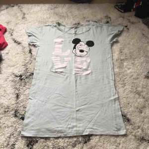  - Superfin kvalité, använd fåtal ggr. Mintgrön/super ljusblå i färgen.