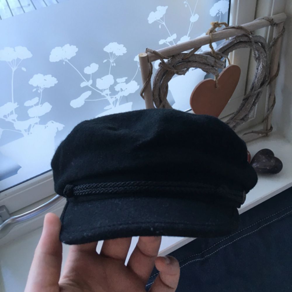 Keps/hatt från KappAhl, använd | Plick Second Hand