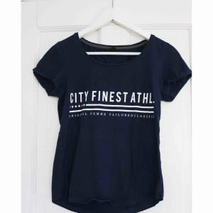  - Ifrån Gina tricot! Frakt tillkommer