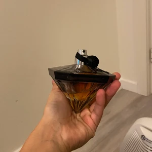 parfym - Lancome damparfym, riktig favorit som jag tyvärr måste sälja.