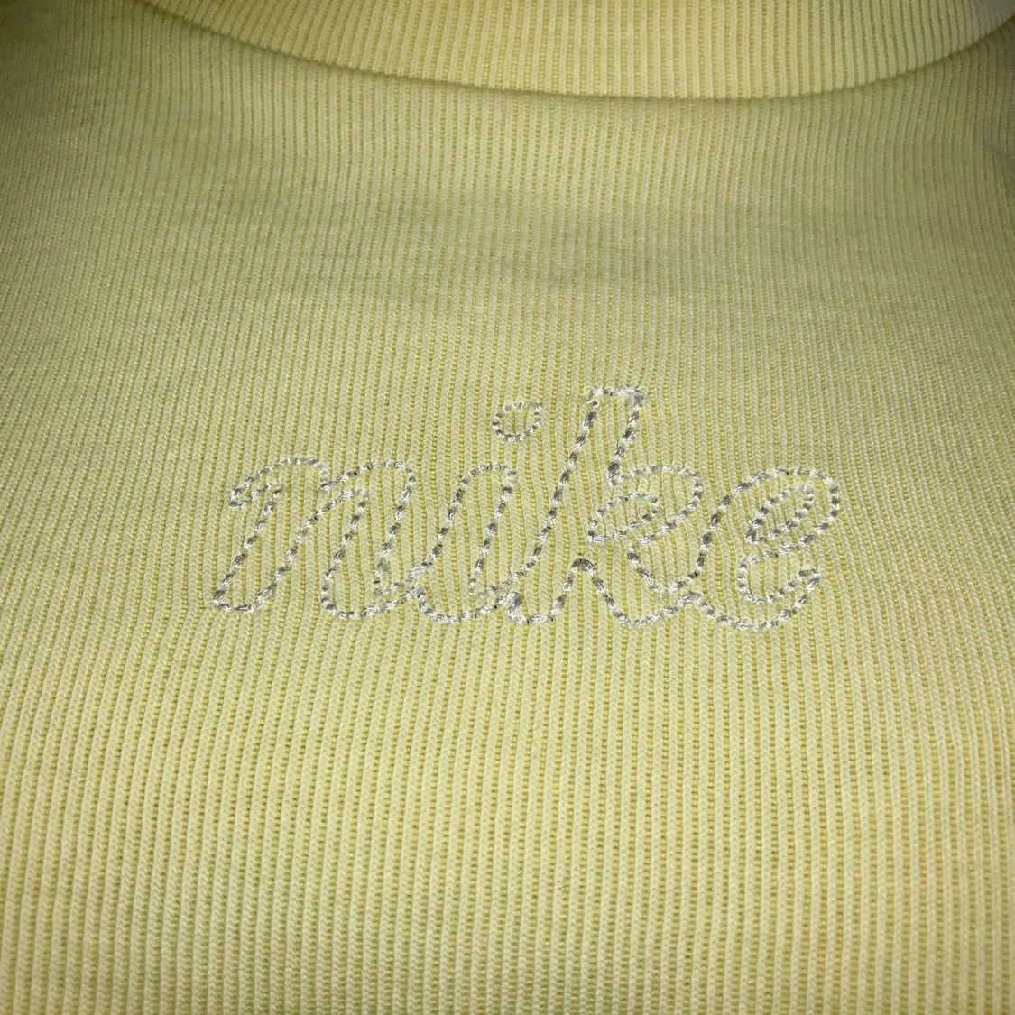 Gul Nike crop top - 90