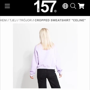 Fin lilla sweetshirt ifrån lager 157🤍 - Säljer en fin lilla sweetshirt ifrån lager 157🤍 Köpte den får inte länge sen alls. Andvänds 3 - 4 gånger🤍 Ser ut som ny , säljer för 60kr + 63kr frakt🧚‍♀️ Stolek M men passar bättre som S🤍