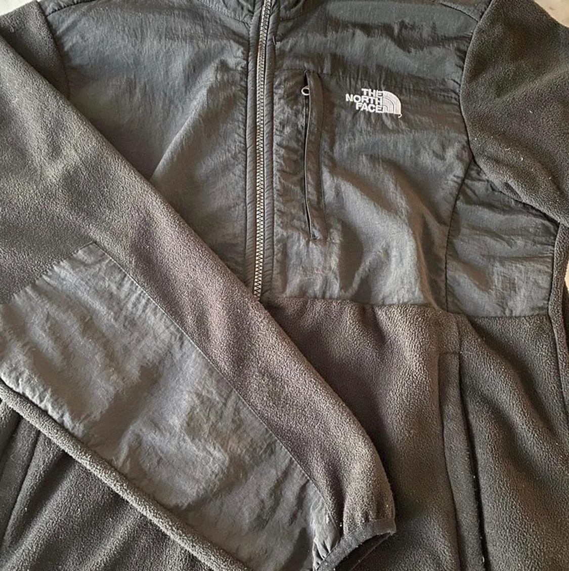 north Face windbreaker 
