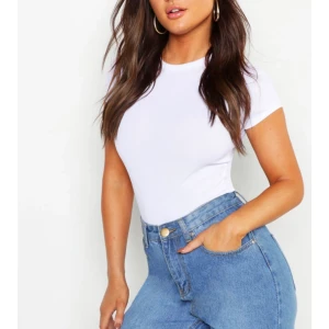 Ribbstickad body  - Ribbstickad body från boohoo, aldrig använd 