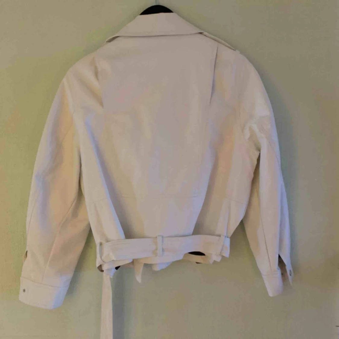 Vit läderjacka  - 91