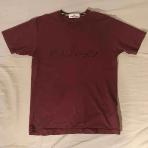  - Stone Island burgundy logo t-shirt Good condition, bought in Stone Island store in Stockholm.