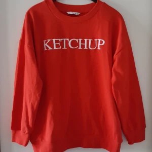 Tröja - Tröja i storlek M. I fint skick. Köparen står för fraktkostnaden.