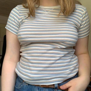  - Söt vintage t-shirt. Fri frakt, haj haj!