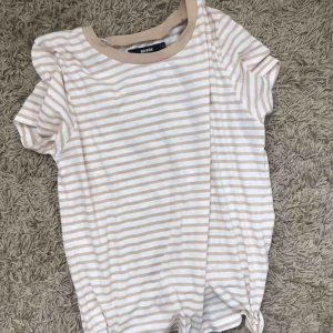  - Supenajs T-shirt passar till allt! 20 kronor extra med frakt 🥰