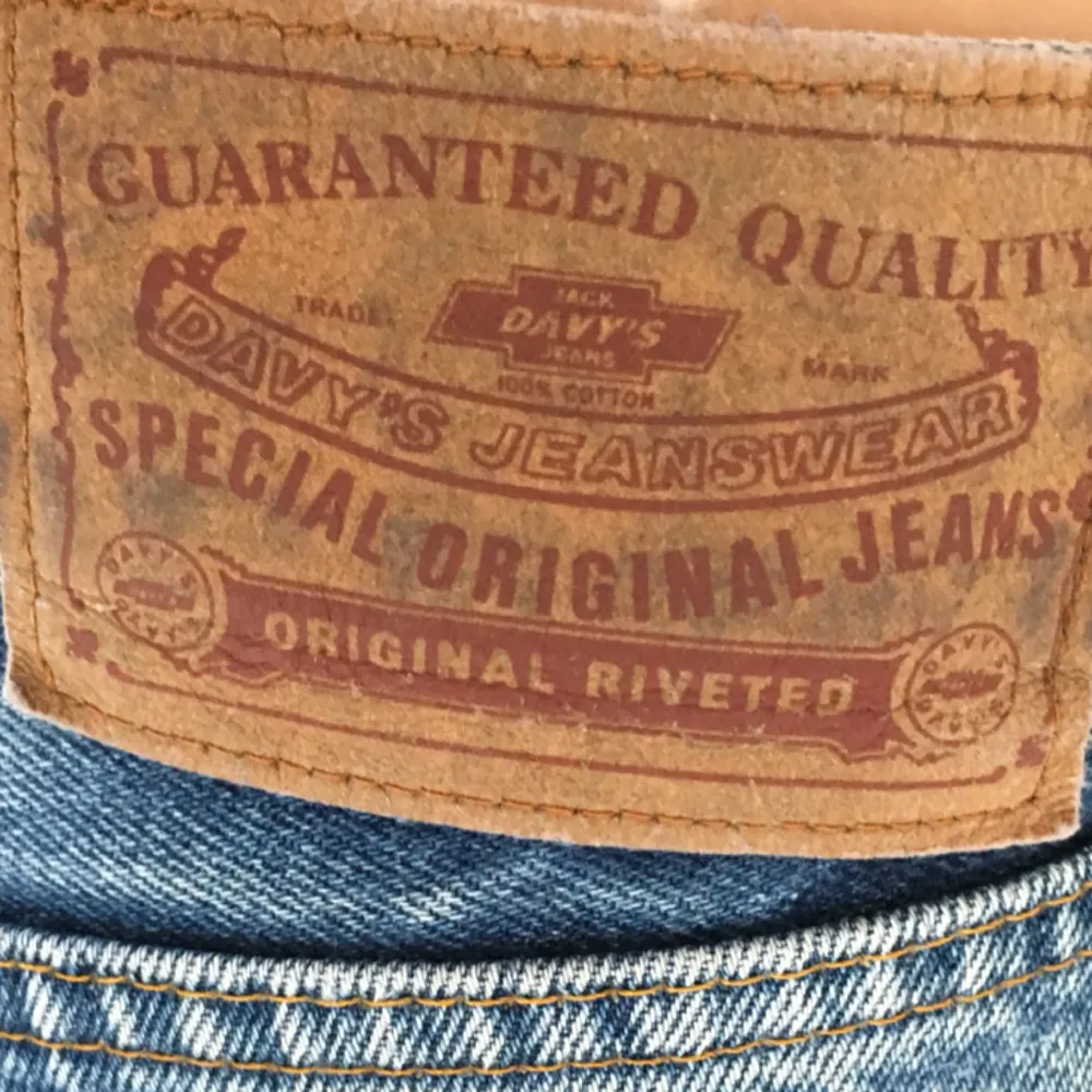 Slitna jeans från Jack Davi’s. Hittar ingen storlek men skulle tro w: 34-35. 30kr+frakt med postnords blåa paket. . Jeans & Byxor.