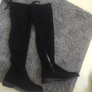  - Storlek 37! Endast använd en gång! Nypris: 600kr