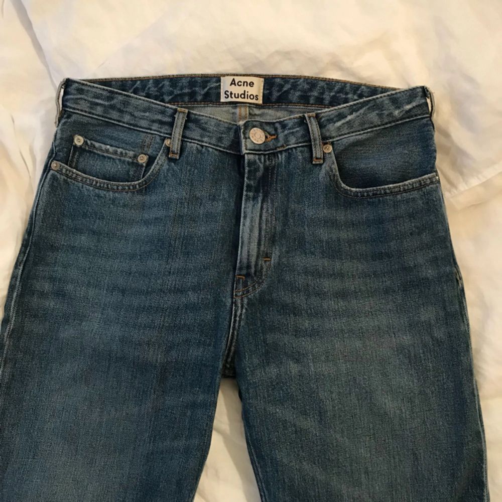 Acne Pop jeans. Sparsamt använda, mycket fint skick. Nypris runt 1500 kr.. Jeans & Byxor.