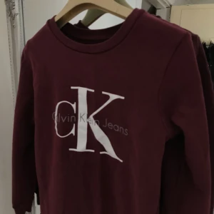  - Calvin Klein tröja. Använd endast en gång